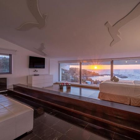 Icarus Luxury Beachfront Villa Gialiskari  Eksteriør billede
