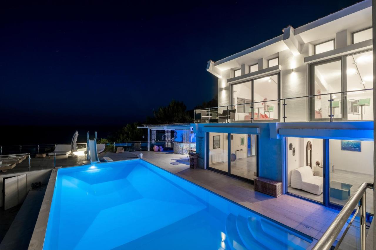 Icarus Luxury Beachfront Villa Gialiskari  Eksteriør billede