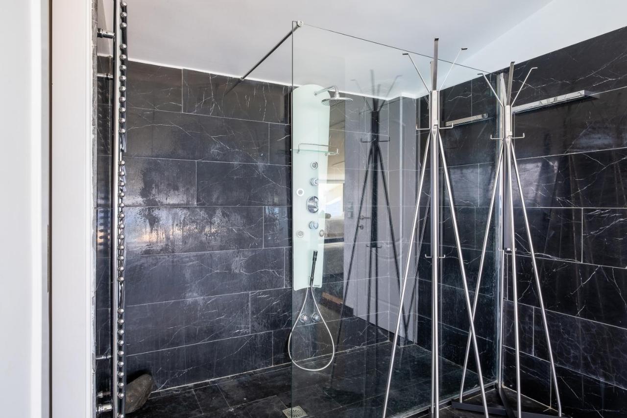 Icarus Luxury Beachfront Villa Gialiskari  Eksteriør billede