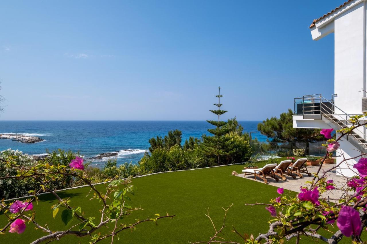 Icarus Luxury Beachfront Villa Gialiskari  Eksteriør billede
