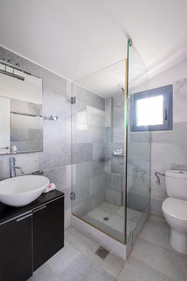 Icarus Luxury Beachfront Villa Gialiskari  Eksteriør billede